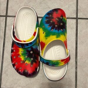 CROCS Classic tie dye Clogs size 10